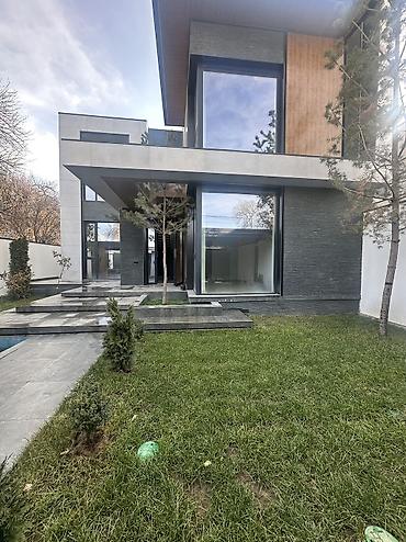 Продажа коттеджей и домов: Продаю 2 эт. Особняк Чон-Арык, 270 кВ.м 3,5 сотки псо — 1