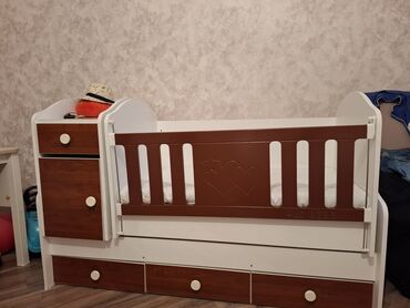 işlenmiş beşik: Yeni kimidir.müşfiqabad qəsəbəsi