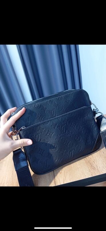 сумка кожа: Классикалык сумка, Louis Vuitton, Түркия, Материалы: Нукура булгаары, Сыдырмалуу, Унисекс, Жаңы