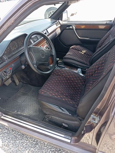 продаётся машина: Mercedes-Benz W124: 1992 г., 2.6 л, Автомат, Бензин, Седан