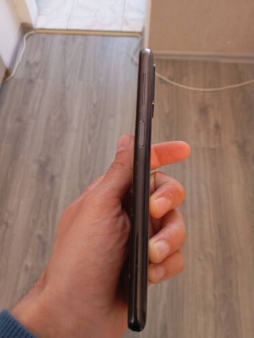 Apple iPhone: Bütün gördüyünüz telefonlar birlikdə satılır və qiyməti toplam 100 -da lalafo.az — 13 Apple iPhone: Bütün gördüyünüz telefonlar birlikdə satılır və qiyməti toplam 100 — 13