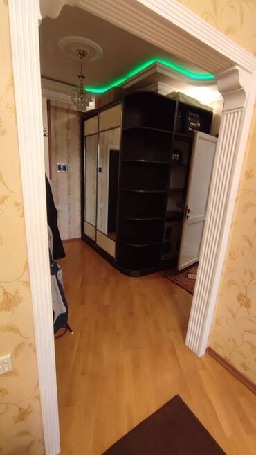 Uzunmüddətli kirayə mənzillər: 28 MAY Yaşıl Bazarın yanınında mənzil kirayə verilir. Mərtəbə 16/16 — 2