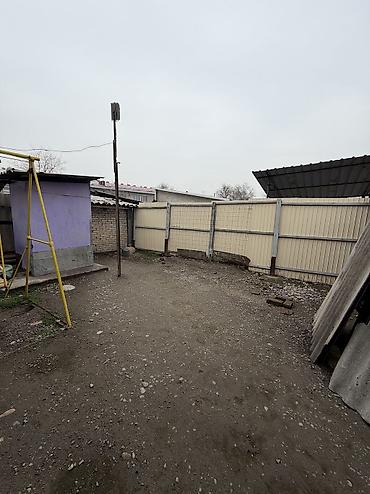 Продажа полдома: Продаю 2х комнатный дом барачного типа в Кызыл-Аскере,по улице — 8