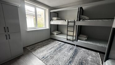 Посуточная аренда комнат: 200 м² — 4