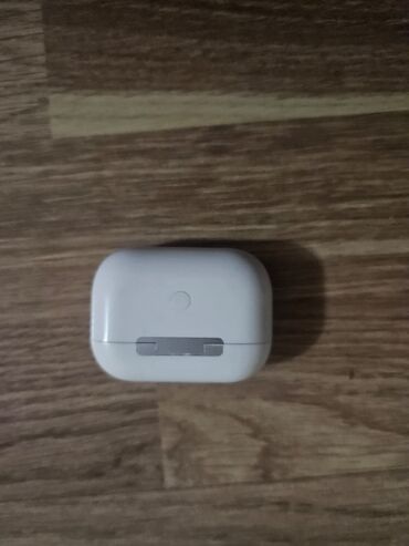 сколько стоит айпад в баку: Apple tərzində ağ TWS qulaqlıq (in‑ear) və maqnitli şarj qutusu