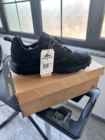 Original Adidas Terrex satilir. Türkiyədən alinib, ölçü uyğun gəlmədi