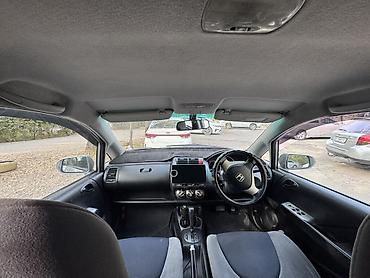 срв 3: Honda Fit: 2003 г., 1.5 л, Бензин, Хэтчбэк — 6