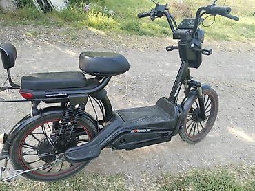 Bicikli za odrasle: Električni motorcikl Veneco 35.000dinara Prodaje se sa punjacem Lepo — 11