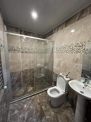 Duş kabinaları, arakəsmələr: Arakəsmə, Künc üçün — 1