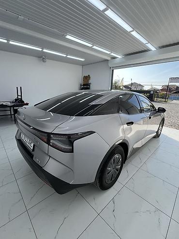 Toyota: Toyota bZ3: 2023 г., Электромобиль, Седан — 2