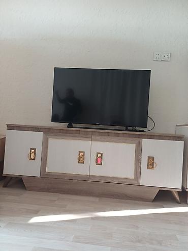 qonaq otagi desti: Qonaq otağı üçün dəst – TV stendi, bufet/konsol, vitrin şkafı və 2 — 3