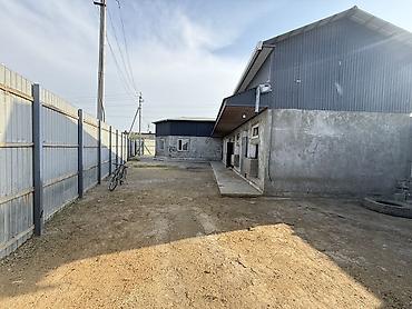 пустой участок бишкек: 400 м², With parking, Другой тип здания — 7