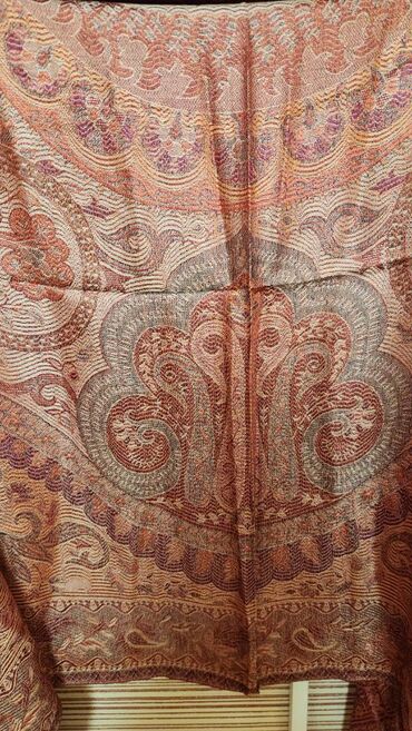 Baş geyimləri: Paşmina şarf Hindistandan hədiyyə olaraq alınmışdı. Ehtiyac olmadığı — 8