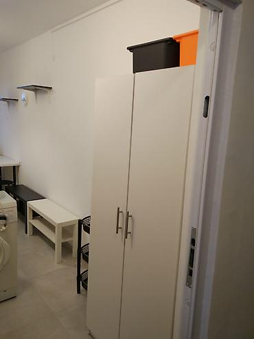 Dugoročno: Izdajem garsonjeru od 14m2 u Železniku. Blizu pijace, autobuske — 6
