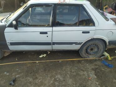 nissan primera авто: Mazda 626: 1986 г., 2 л, Механика, Бензин, Седан