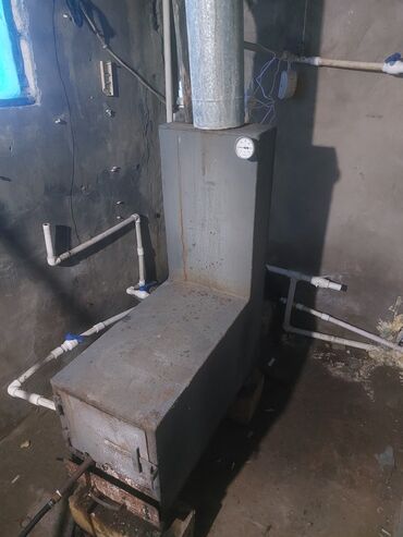 Tikiş maşınları: Məhsul: Bərk yanacaqlı su qızdırıcısı/istilik qazanı Təsvir: - Metal