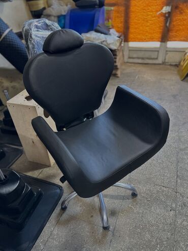 Salon, tibbi mebel dəsti: Gözəllik salonu üçün mebel dəsti Tərkib: - Saç yuma stolu: qara — 51