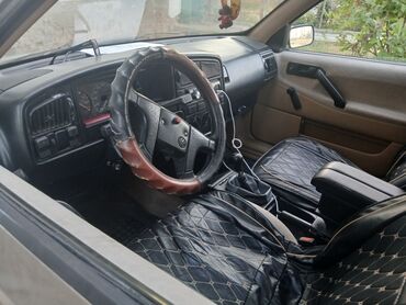 продаю или меняю на дом: Volkswagen Passat: 1988 г., 1.8 л, Механика, Бензин, Седан