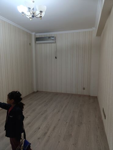 ehmedlide kiraye: Yasamal mida komplekside 2 otag 9/1 bos menzil kiraye verilir. qiymet