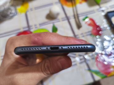 Apple iPhone: IPhone 8 Plus, 64 ГБ, Черный, 76 % — 2