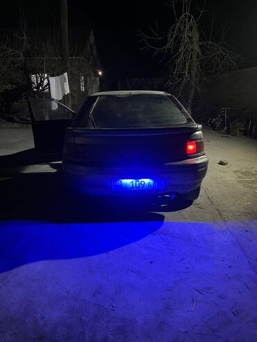 Mazda: Mazda 323: 1989 г., 1.6 л, Механика, Бензин, Седан — 5