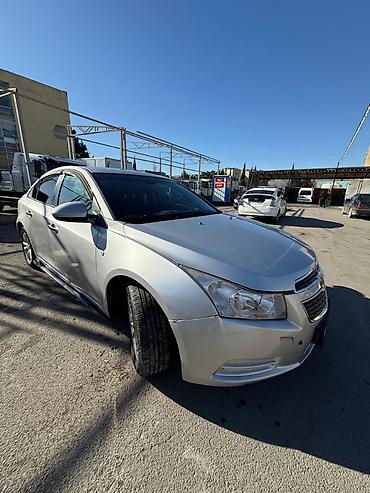 Chevrolet: Chevrolet Cruze: 1.8 l | 2012 il Sedan — 4