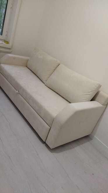 Швеи: Срочно требуется швея по мягкой мебели,с опытом работы, ответственный — 4