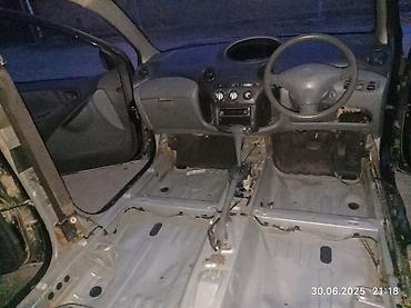 exceed vx: Toyota Vitz: 2001 г., 1 л, Автомат, Бензин, Хэтчбэк — 8