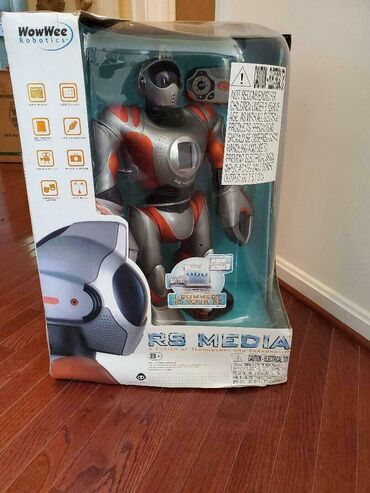 большие детские машины на аккумуляторе: WowWee Robosapien RS Media Robot Новый в упаковке! Большая редкость