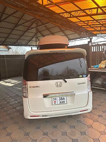 Honda: Honda Stepwgn: 2011 г., 2 л, Вариатор, Бензин, Минивэн — 2