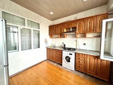 Uzunmüddətli kirayə mənzillər: Əmlak Xırdalanda mərkəzdə yerləşir notariat ofisinin yanındakı — 6