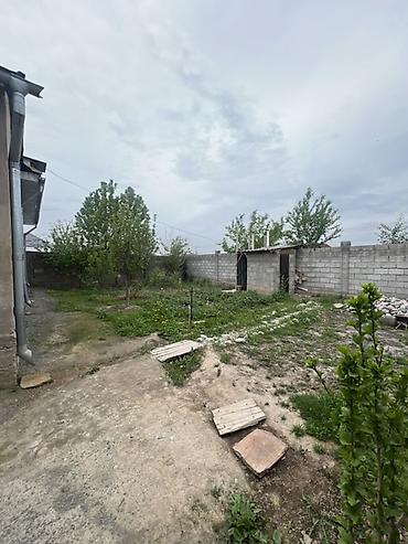 Продажа коттеджей и домов: Продаётся жилой дом с участком Дом 96м2 Ак-Ордо 3 Участок 4 соток — 9