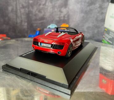 Avtomobil modelləri: Коллекционная модель AUDI R8 V10 Spyder Red 2012 Limited Edition — 21