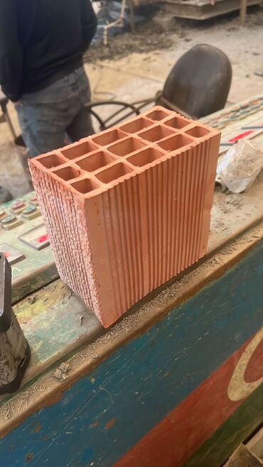 Kərpiclər: Kərpiclər — 10