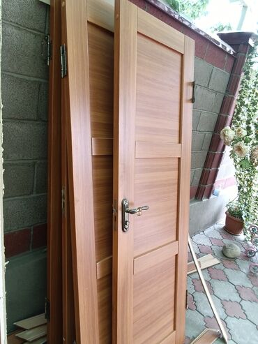 эшик терезе б у: Жабык ички эшик, МДФ, Россия, түсү - Күрөң, 2000 * x 80 см, Колдонулган