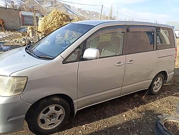 Toyota: Toyota Noah: 2003 г., 2 л, Автомат, Бензин, Минивэн — 4