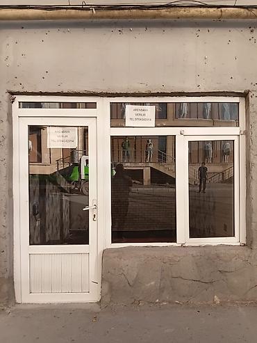 ev alqı satqı ofisləri: Arendaya obyekt Vitrinli girişli kiçik kommersiya sahəsi. Ön hissəsi — 1