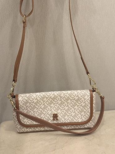 phardi canta: Tommy Hilfiger çiyin/çapraz çanta - Rəng: bej tonlarında monoqram — 3
