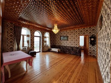 Həyət evləri və villaların satışı: 7 otaqlı, 300 kv. m, Orta təmir — 20