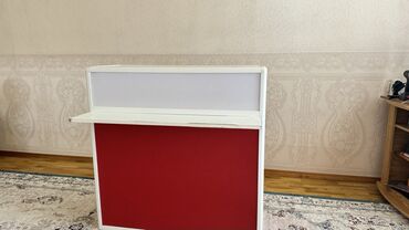кассовая зона: Продается кассовый стол / прилавок Состояние: хорошее Цвет