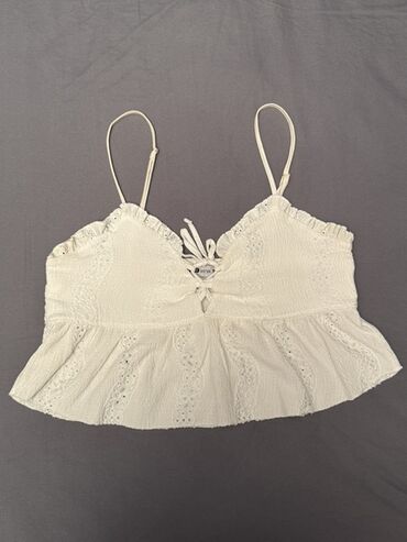 Ağ rəngli iki ədəd qadın top dəsti 1) Romantik krujeva detallı