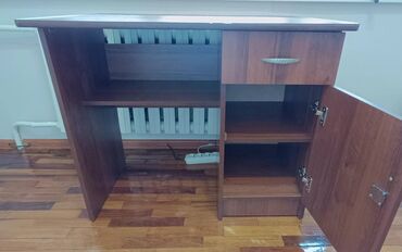 эргономичная офисная мебель: Недорого. Продаю Б/У письменный стол. Габаритные размеры: длина 90,5