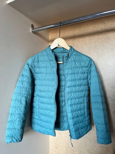 пальто новое: Продаю корейскую подростковую уни куртку-пуховик (лебяжий пух)