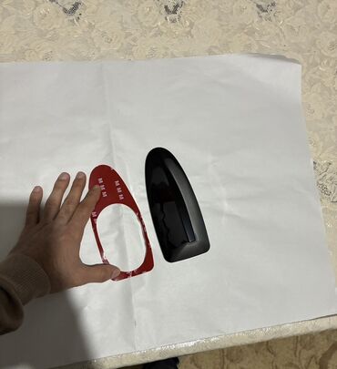 Qoşqular: Akula antena başlıq . Radio şunuru vardır