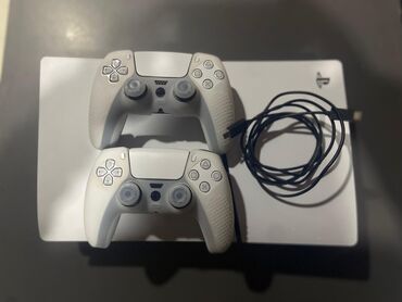 PS5 (Sony PlayStation 5): Sony PlayStation 5 slim 1 tb

2 ədət pult.

Biri 230 m