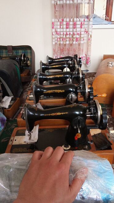 подшивочная швейная машина: Швейная машина Механическая, Ручной