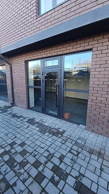 Аренда магазинов: Аламедин-1 мкр Сдается ком. помещение Площадь: 135м2 + 100м2 — 12