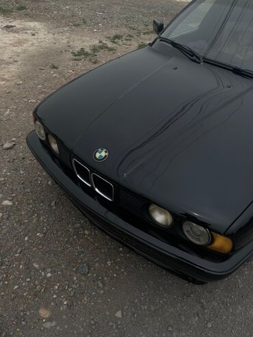 бенвы: BMW 5 series: 1989 г., 2.5 л, Механика, Бензин, Седан