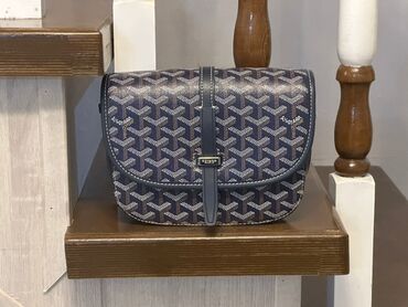 Классические сумки: Классические сумки — 11