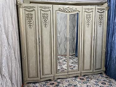 мебель кроват: Спальный гарнитур в классическом стиле с богатыми резными элементами и — 2